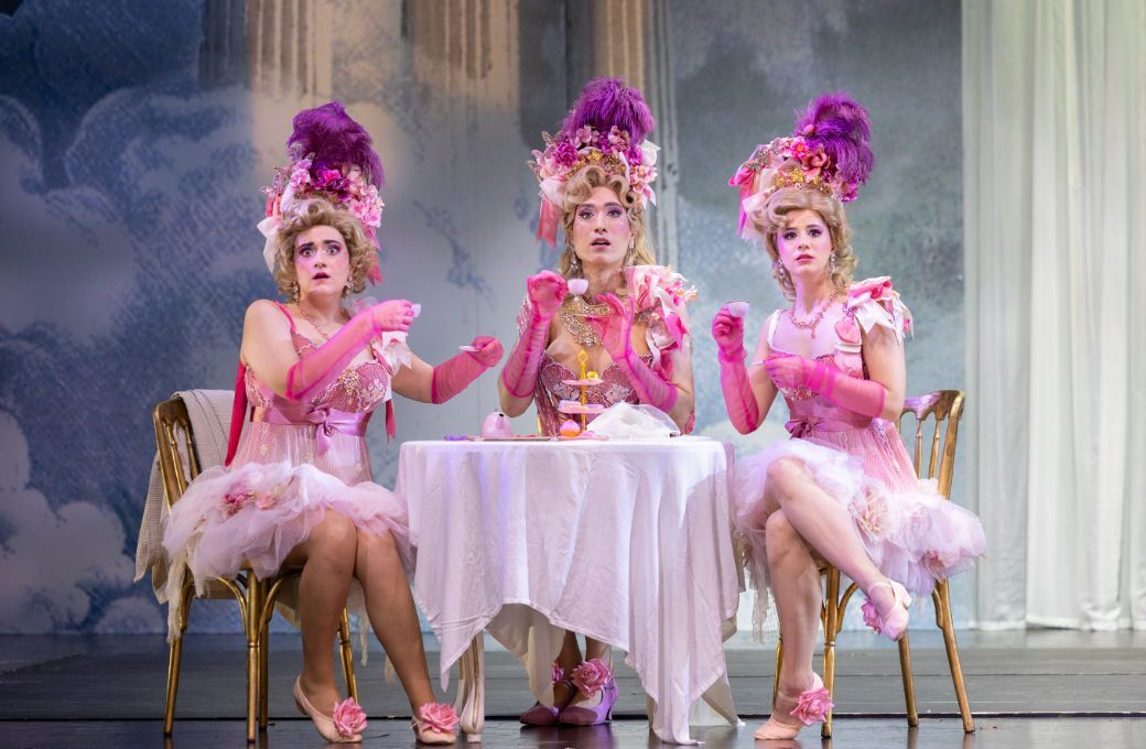 Ester Ferraro (Eufrosine), Danilo Pastore (Pasithea) und Neima Fischer (Aglaie) &copy; Birgit Gufler