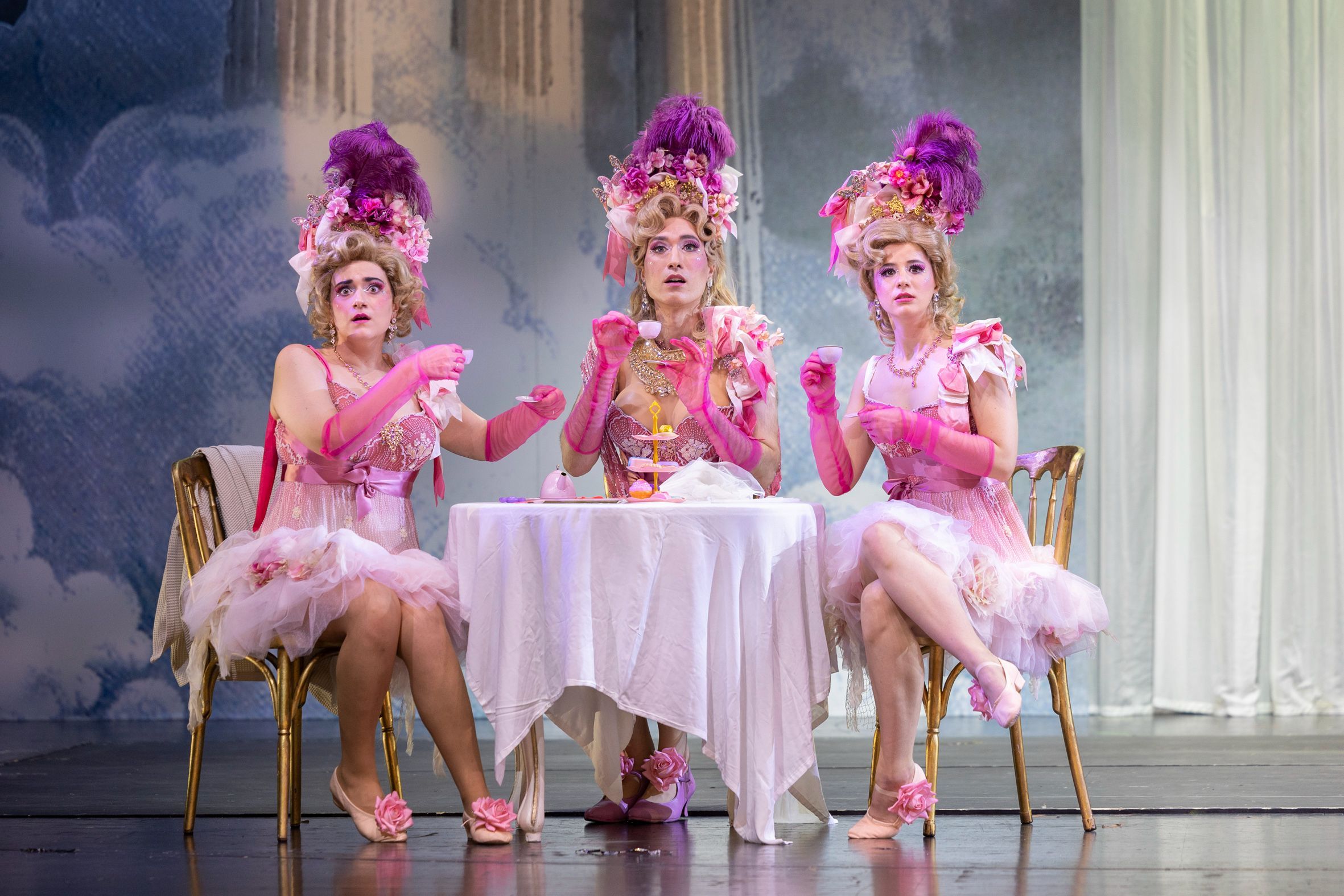 Ester Ferraro (Eufrosine), Danilo Pastore (Pasithea) und Neima Fischer (Aglaie) &copy; Birgit Gufler