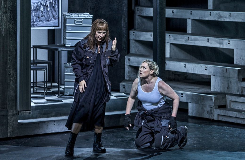 3. Akt: Gabriela Scherer (Irene) und Jennifer Holloway (Adriano) &copy; Enrico Nawrath | Bayreuther Festspiele