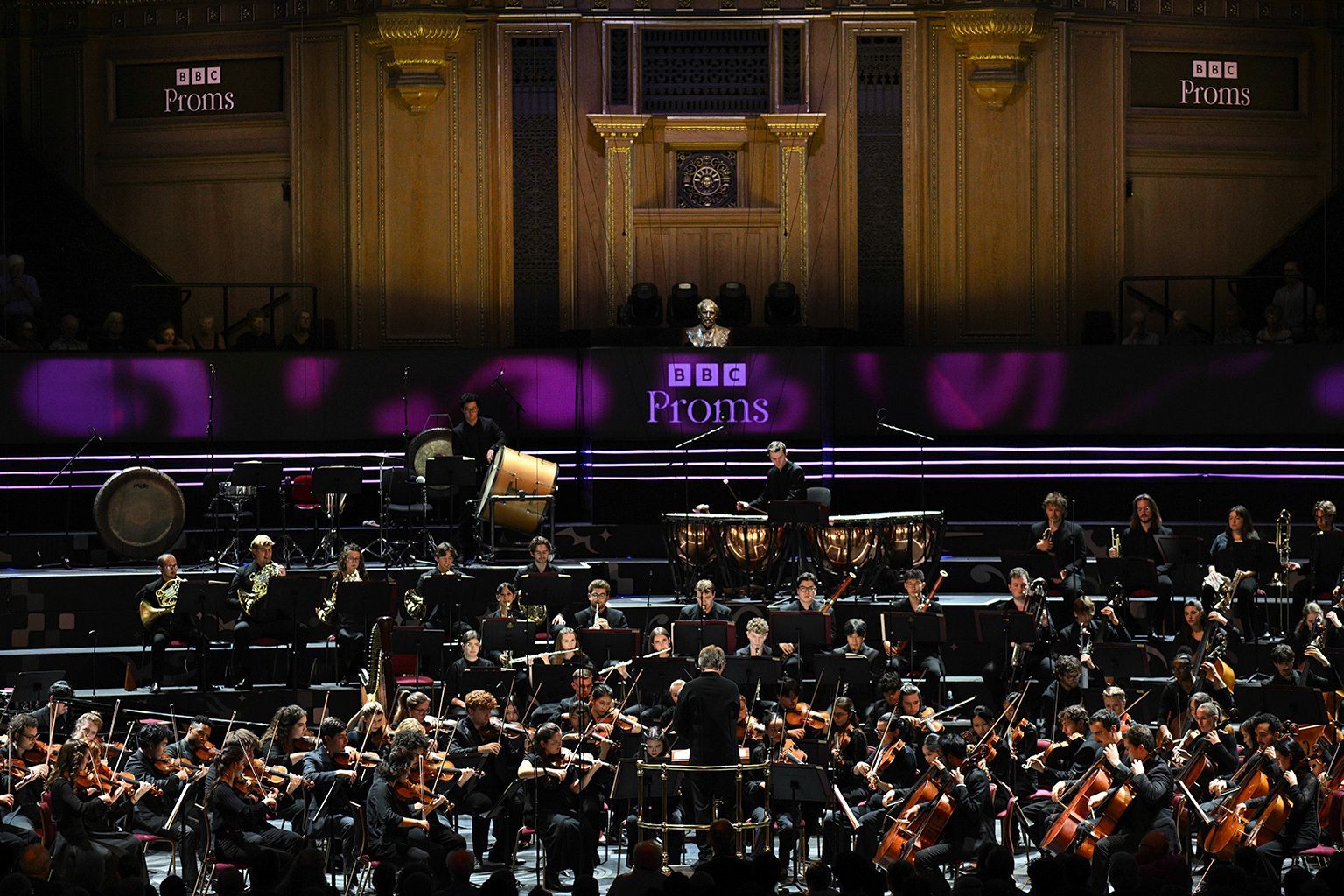 The Royal Academy of Music Symphony Orchestra and Juilliard Orchestra © BBC | Chris Christodoulou