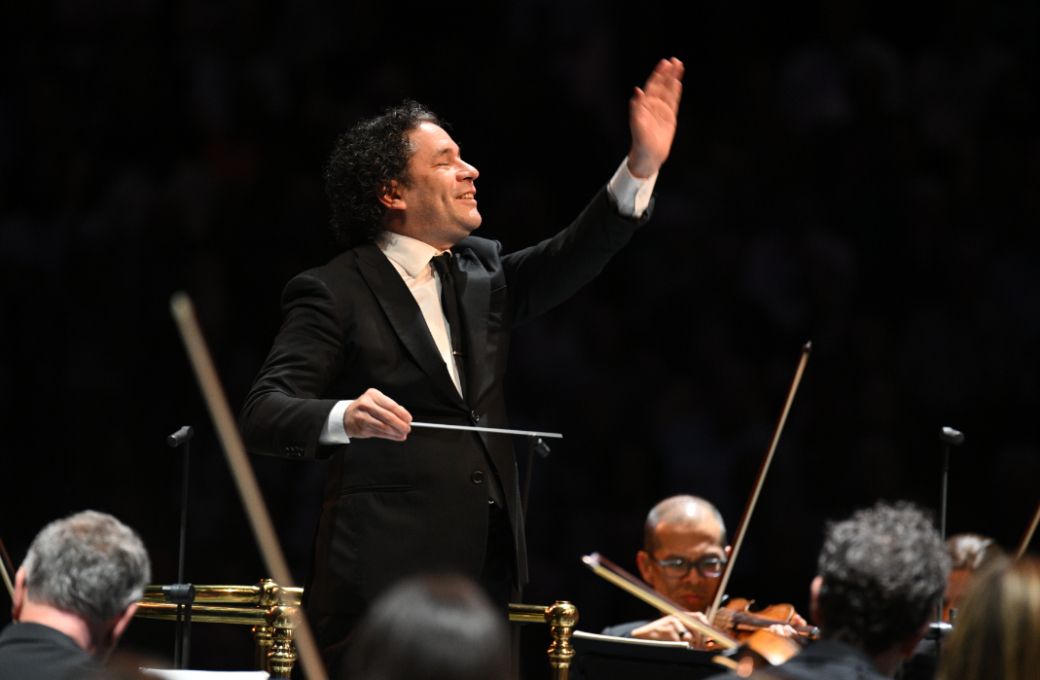 Gustavo Dudamel conducts the Los Angeles Philharmonic &copy; BBC | Chris Christodoulou