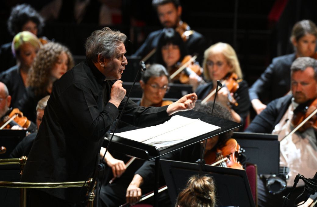 Sir Antonio Pappano conducts the London Symphony Orchestra &copy; BBC | Chris Christodoulou