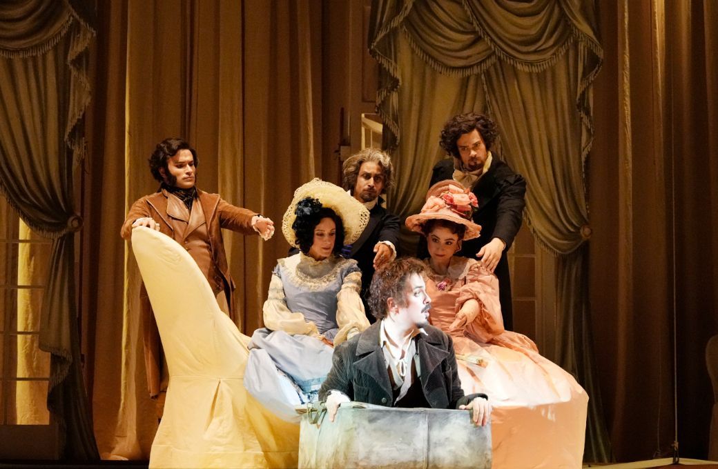 <i>L'occasione fa il ladro</i> ensemble &copy; Amati Bacciardi