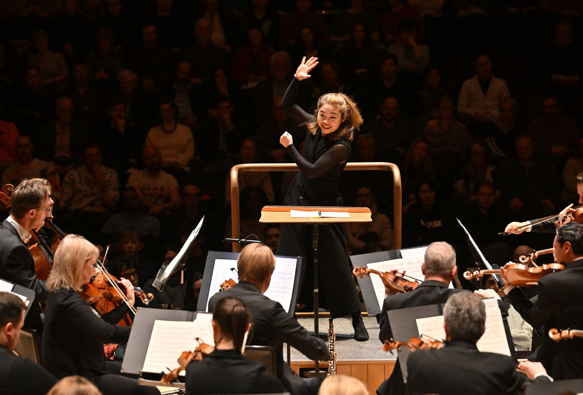 Elim Chan conducts the London Symphony Orchestra &copy; LSO | Mark Allan