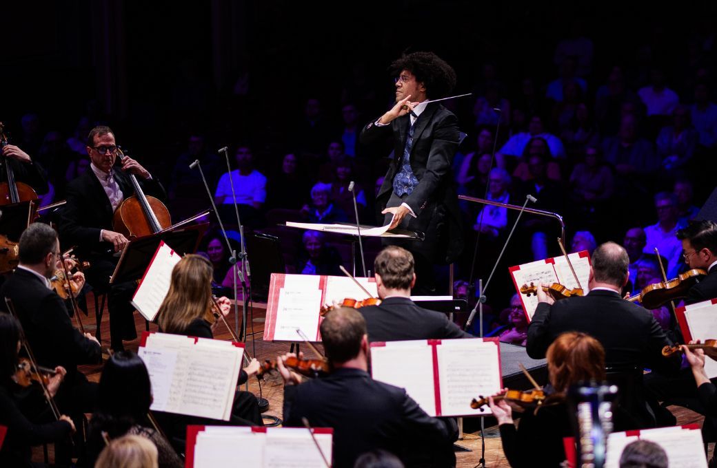 Rafael Payare conducts the Orchestre symphonique de Montr&eacute;al &copy; Andr&eacute; Godinho