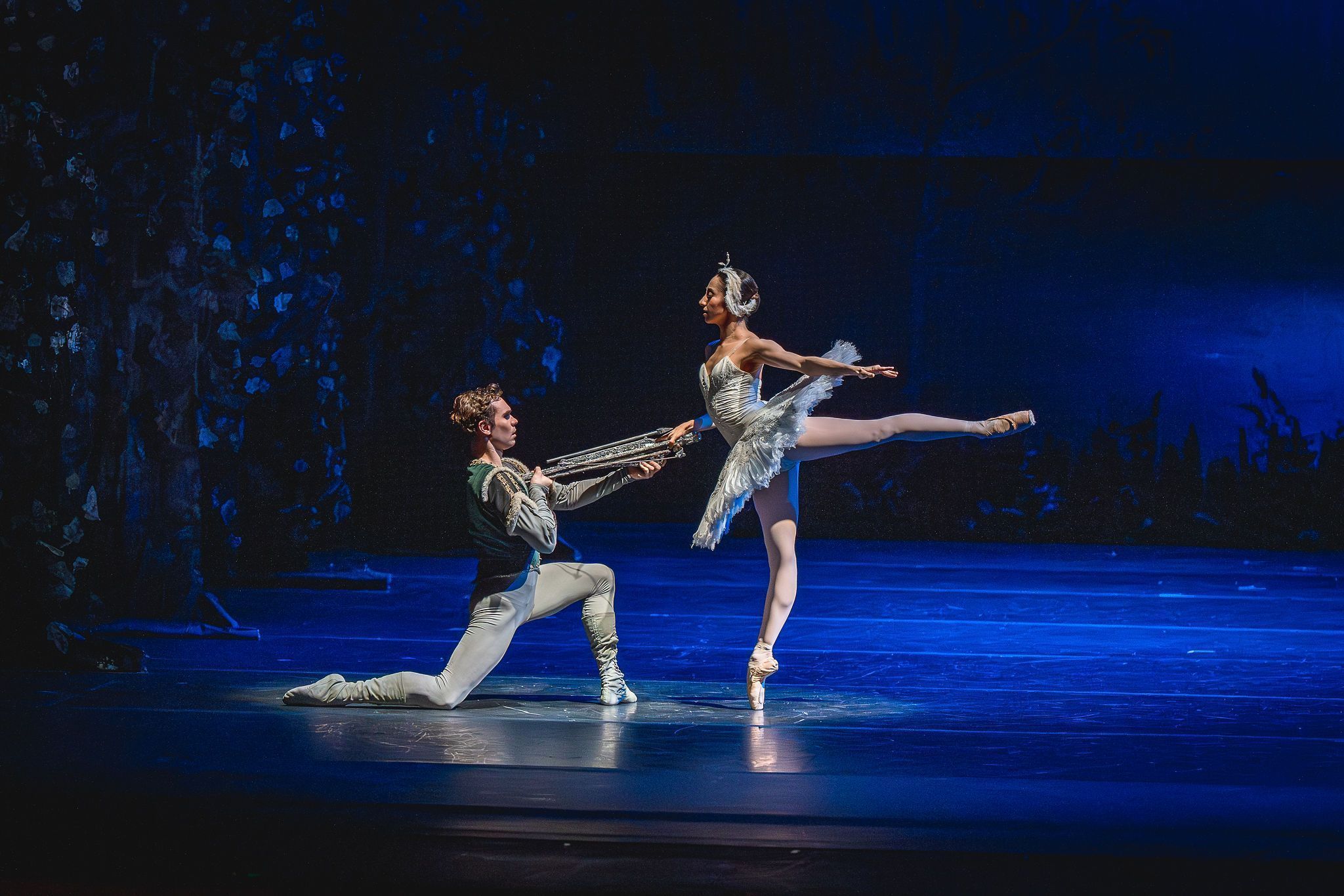 Ballet de Santiago in <i>Swan Lake</i> &copy; Nicolas Quezada