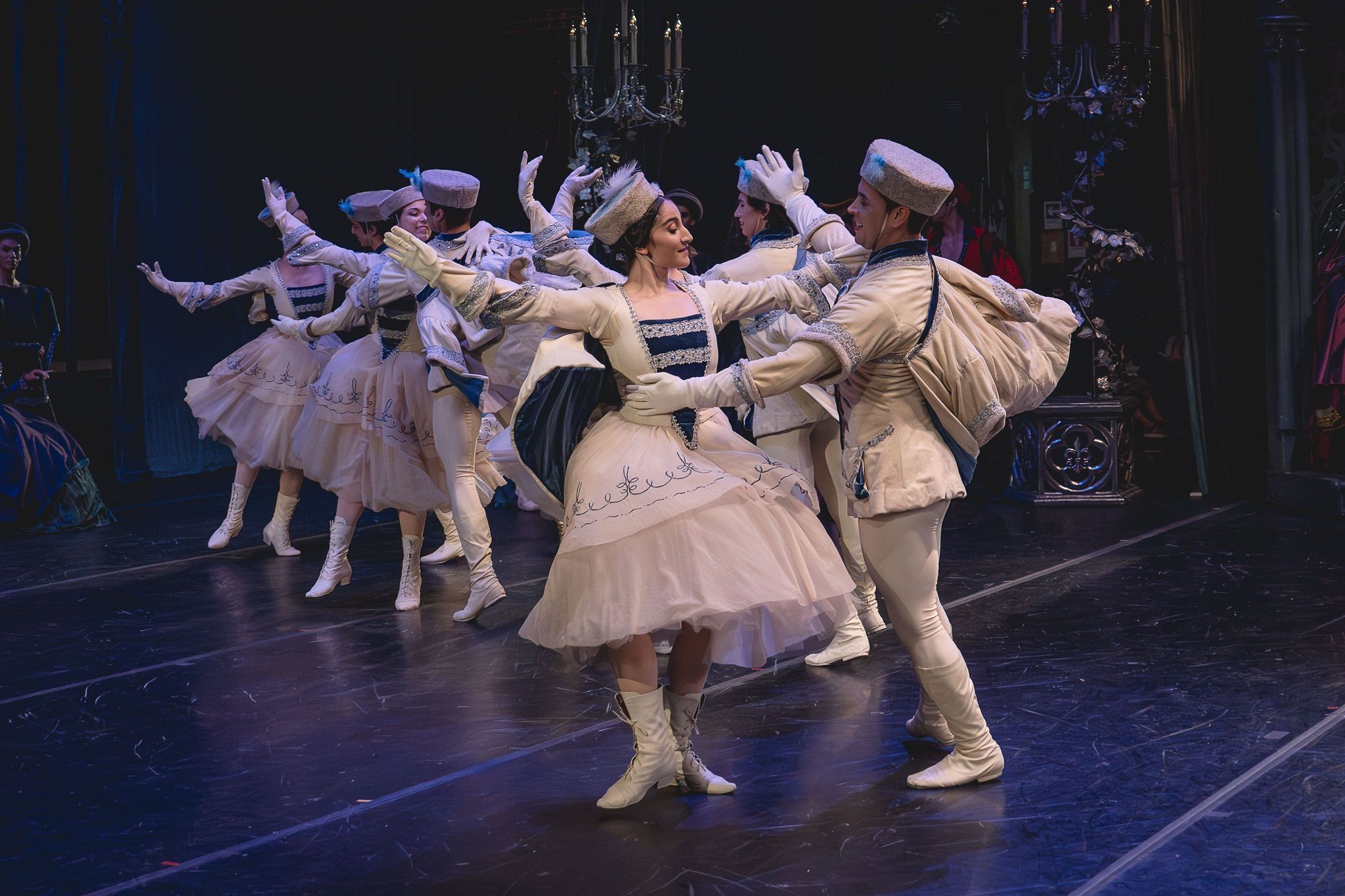 Ballet de Santiago in <i>Swan Lake</i> &copy; Nicolas Quezada