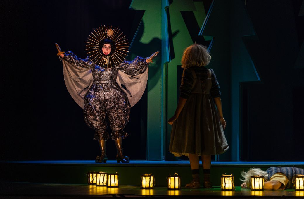 Lucy Stoddart (Sandman) and Sofia Troncoso (Gretel) &copy; Andrew Beveridge