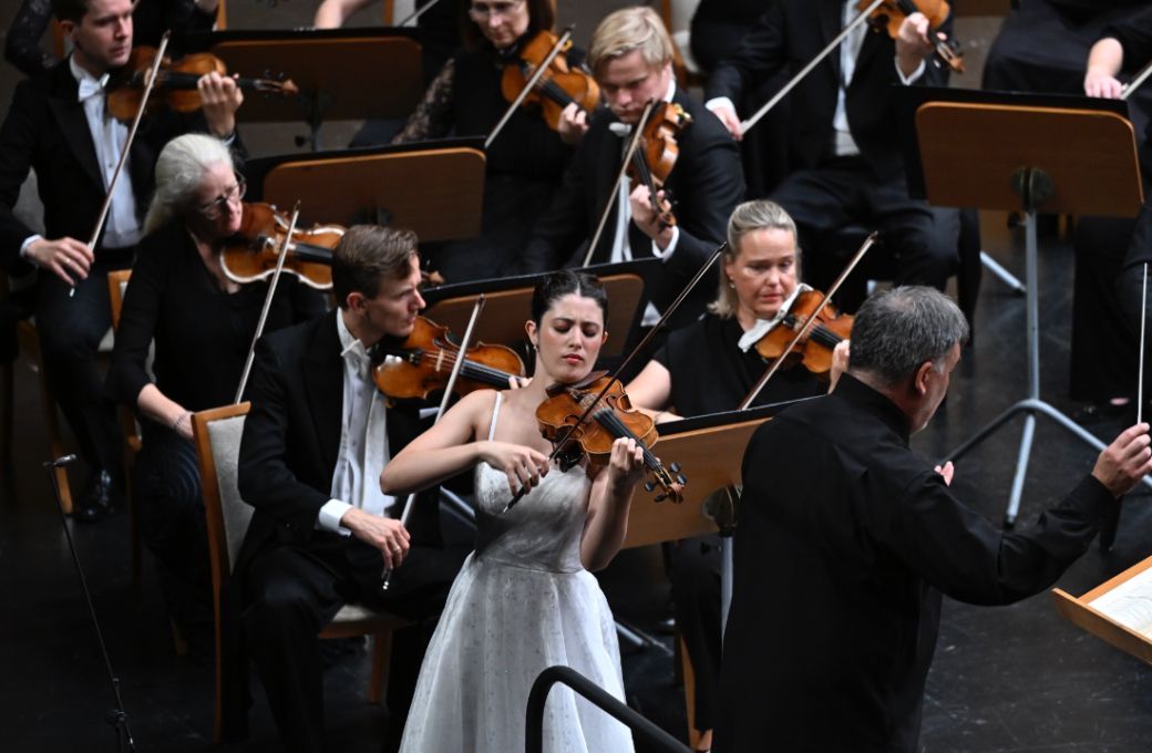 María Dueñas, Alan Gilbert y la Real Orquesta Sueca en el Palacio de Festivales © Pedro Puente | Festival Internacional de Santander