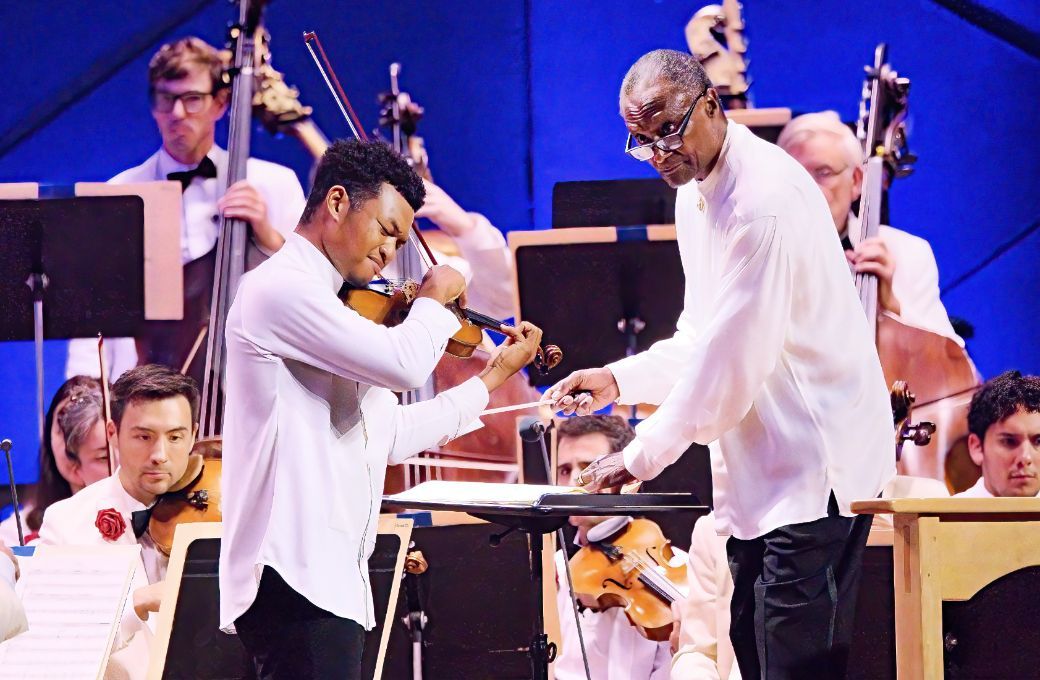 Randall Goosby, Thomas Wilkins and the Boston Symphony Orchestra &copy; Hilary Scott, courtesy of the BSO