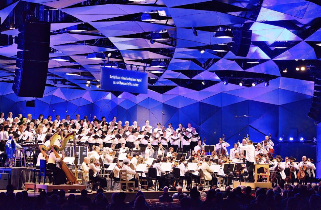The Tanglewood Festival Chorus and Boston Symphony Orchestra &copy; Hilary Scott, courtesy of the BSO