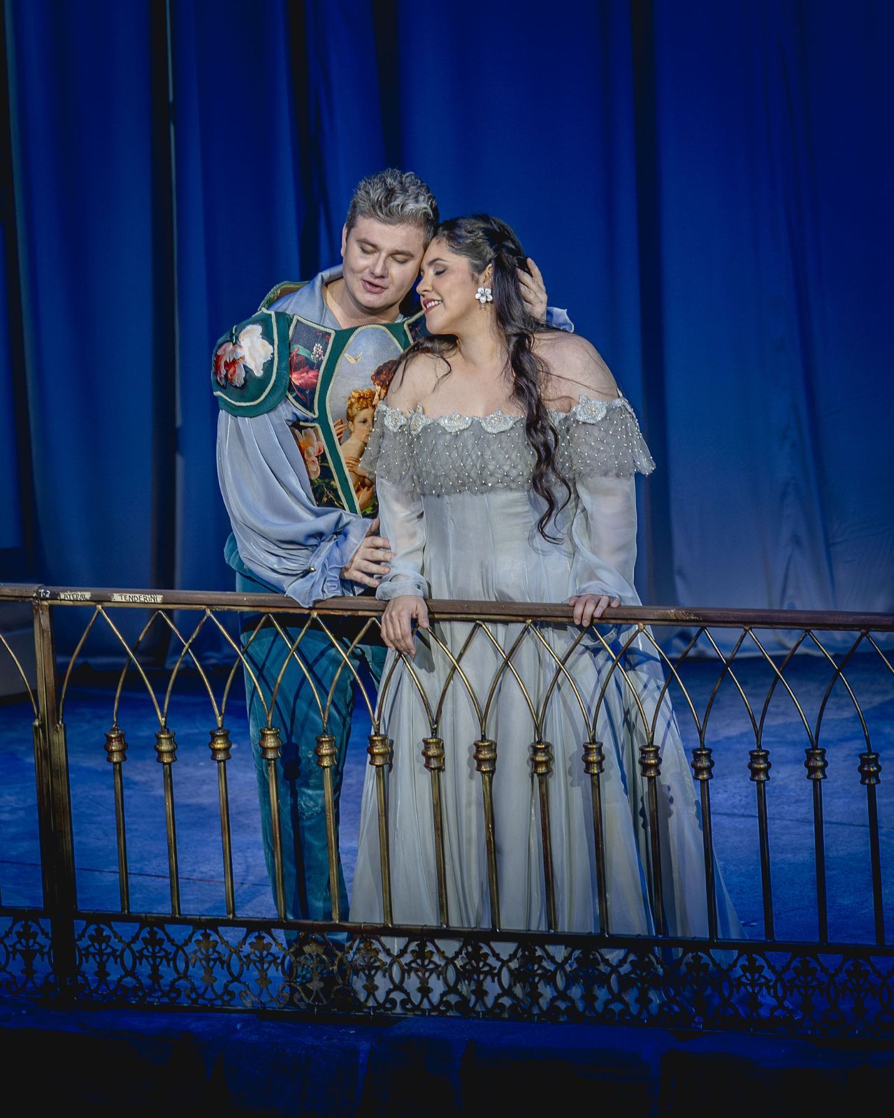 Ben Reisinger (Roméo) y Yaritza Véliz (Juliette) &copy; María Pía Merani | Municipal de Santiago