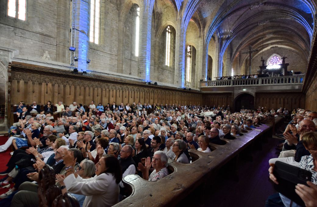 Le public du Festival de La Chaise-Dieu, dans l'abbatiale Saint-Robert &copy; Bertrand Pichene / Festival de La Chaise-Dieu
