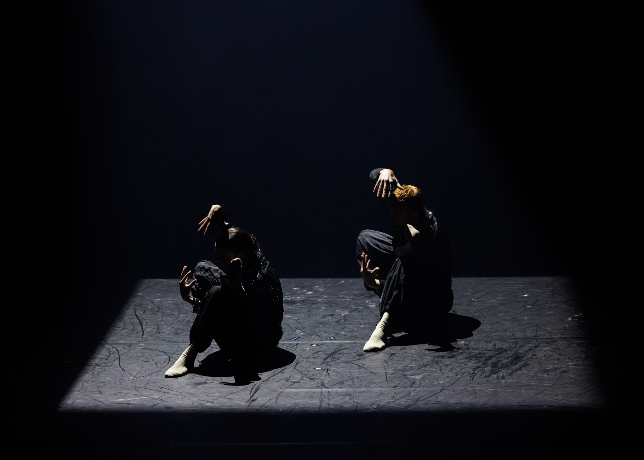 Oliver Chapman and Phoebe Dowglass in Ekleido’s <i>Splice</i> &copy; BalletNights_AlastairMorePhotography