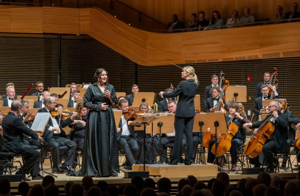 Lise Davidsen, Keri-Lynn Wilson and the Ukrainian Freedom Orchestra &copy; Richard Termine | Met Opera
