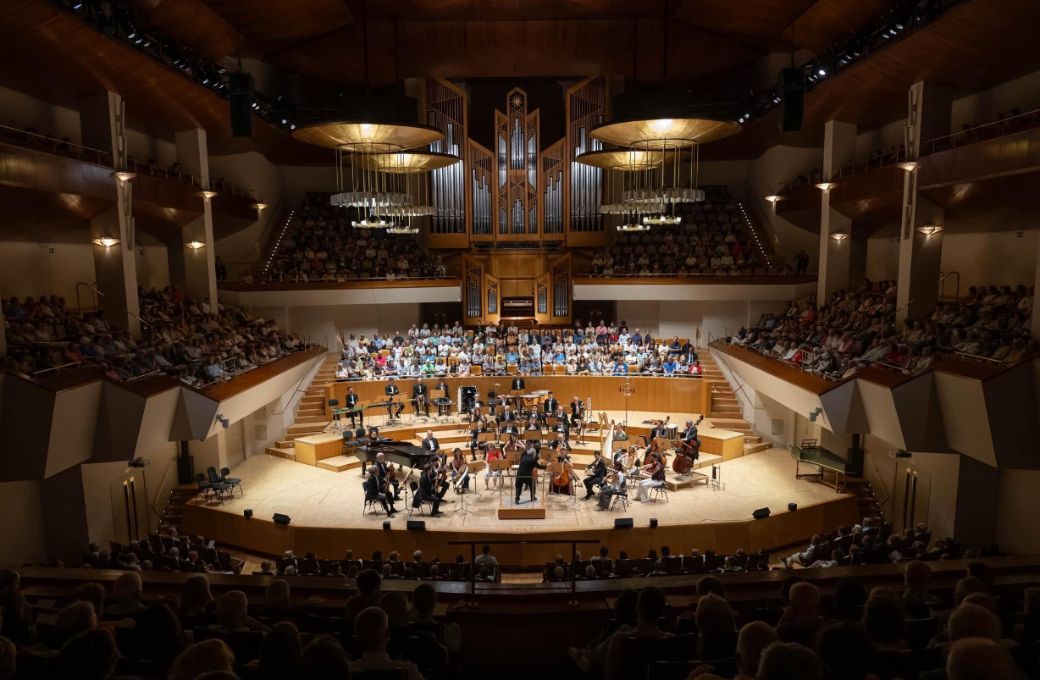 Profesores de la Orquesta Nacional de Espa&ntilde;a bajo la direcci&oacute;n de Josep Pons en la Sala Sinf&oacute;nica &copy; Rafa Mart&iacute;n | OCNE