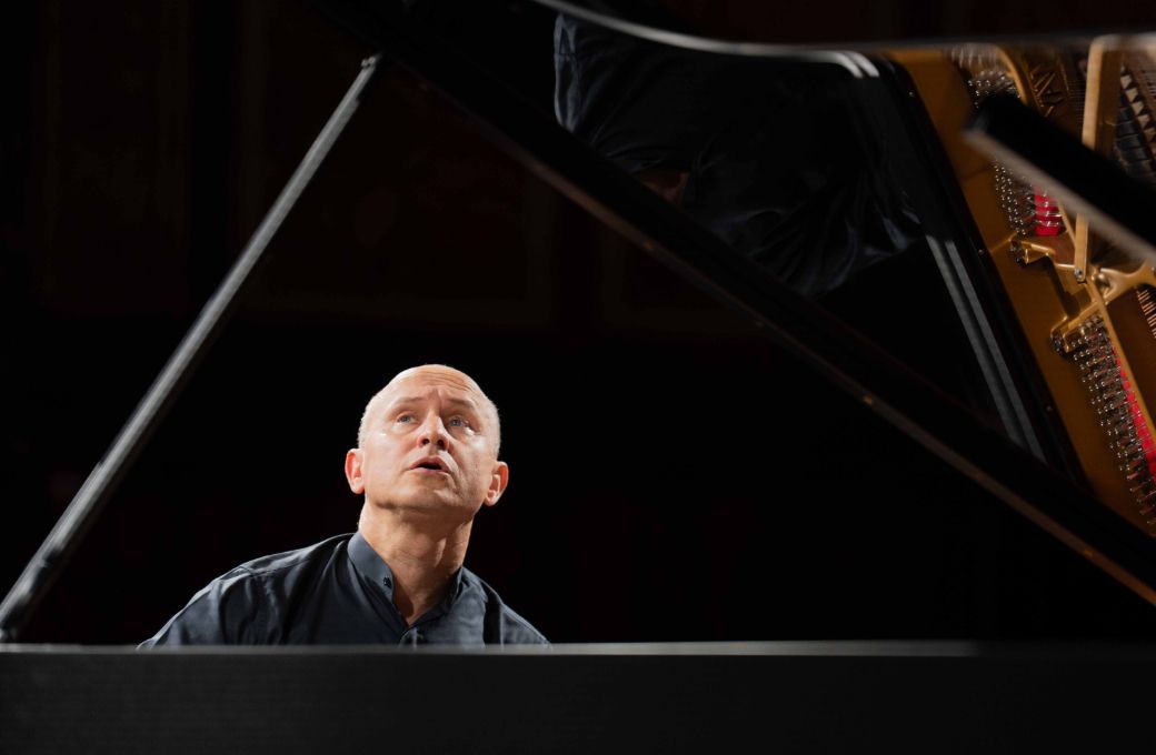 Nelson Goerner dans <i>Iberia</i> © Festival Ravel - Christophe de Dreuille