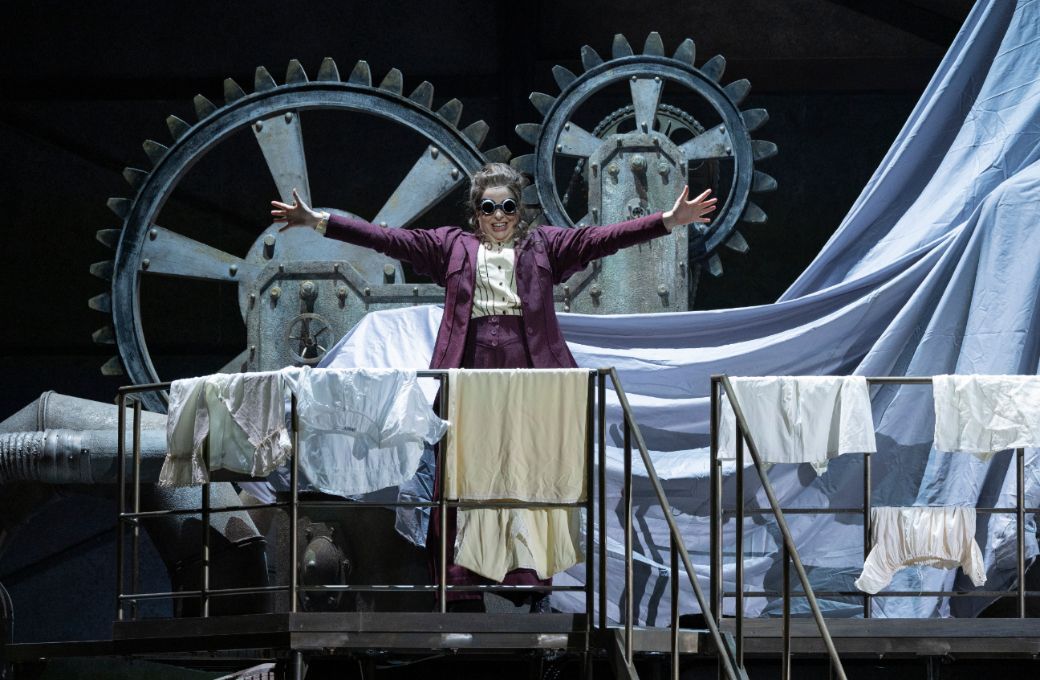 Mariame Clément’s production of <i>Cendrillon</i> at Opéra national de Paris © Elisa Haberer | Opéra national de Paris