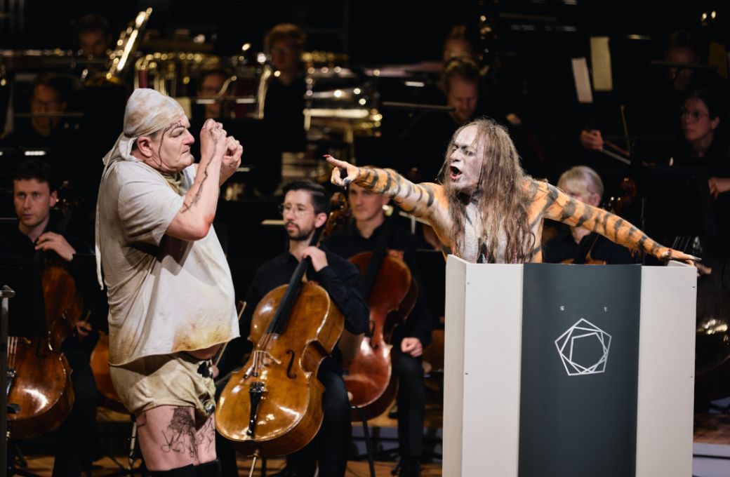 Wolfgang Ablinger-Sperrhacke (Piet the Pot) and Leigh Melrose (Nekrozar) &copy; Berliner Festspiele, Foto: Fabian Schellhorn