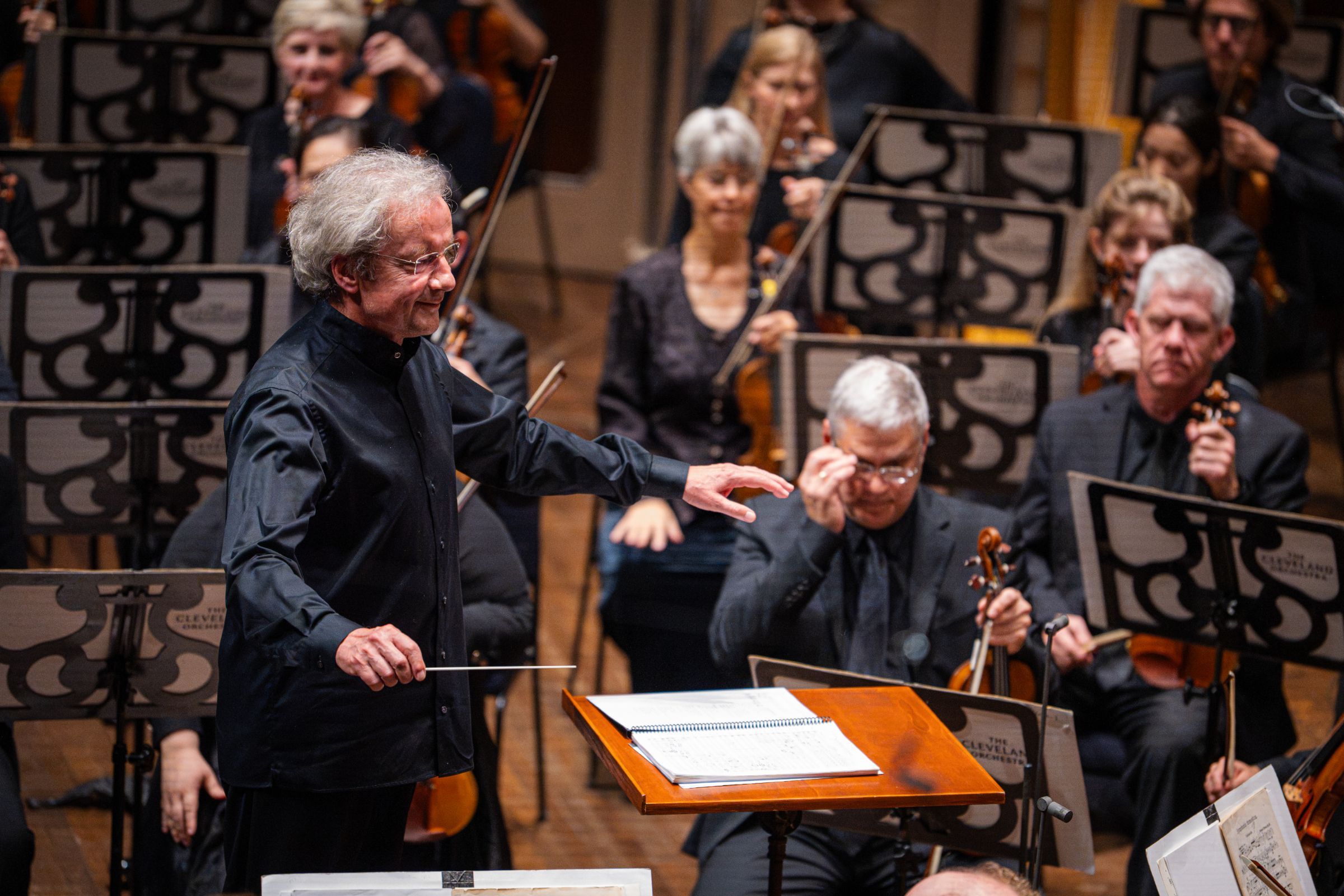 Franz Welser-Möst conducts The Cleveland Orchestra &copy; Aireonna McCall-Dube