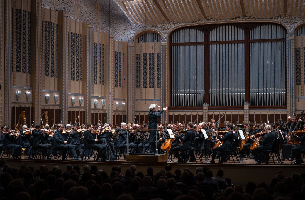 Franz Welser-M&ouml;st conducts The Cleveland Orchestra &copy; Aireonna McCall-Dube