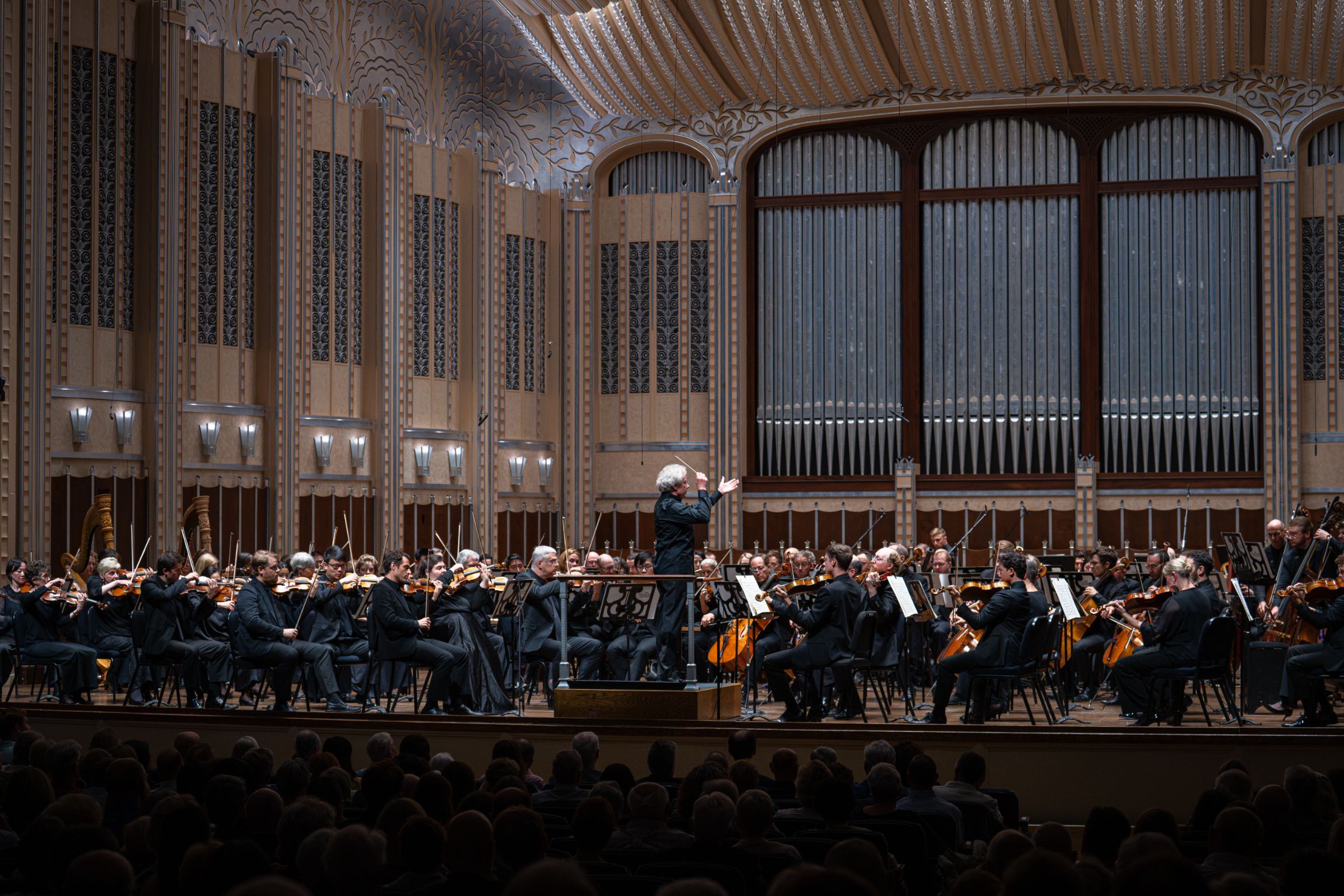 Franz Welser-Möst conducts The Cleveland Orchestra &copy; Aireonna McCall-Dube