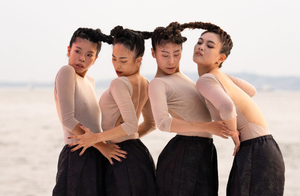 Mailantia Dance Company in Yun-Chi Lai’s <i>Mutual</i> © Steven Pisano