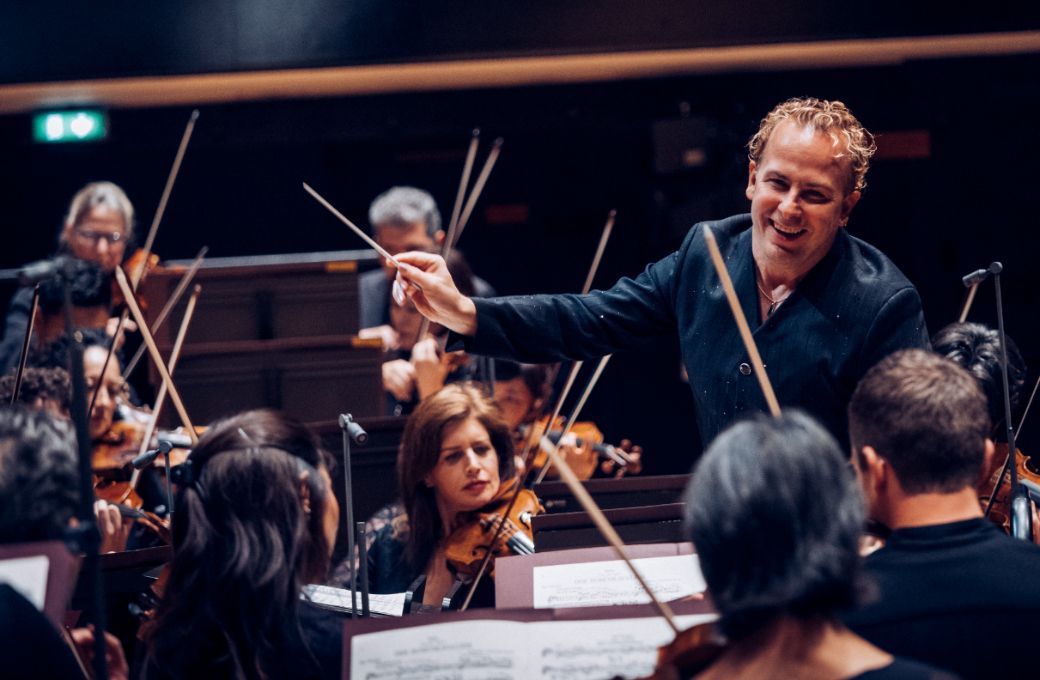 Yannick N&eacute;zet-S&eacute;guin dirige le Metropolitan Opera Orchestra aux Prem's &copy; Ava du Parc / Cheeese