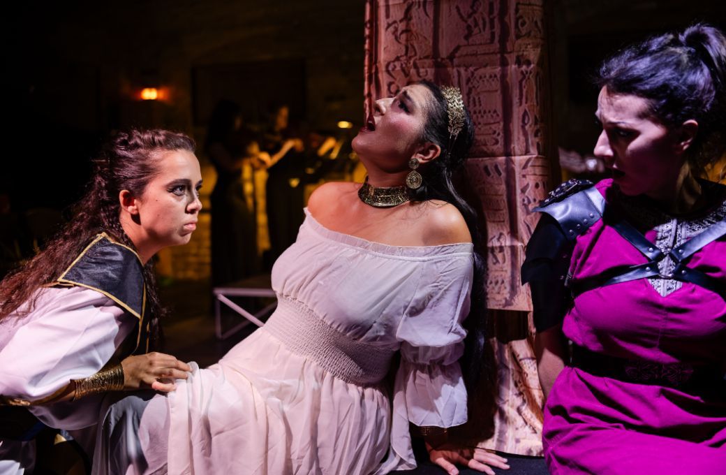 Julia Portela Piñón (Tolomeo), Federica Moi (Cornelia) and Silvija Radjen Kumar (Sesto) © Julian Guidera