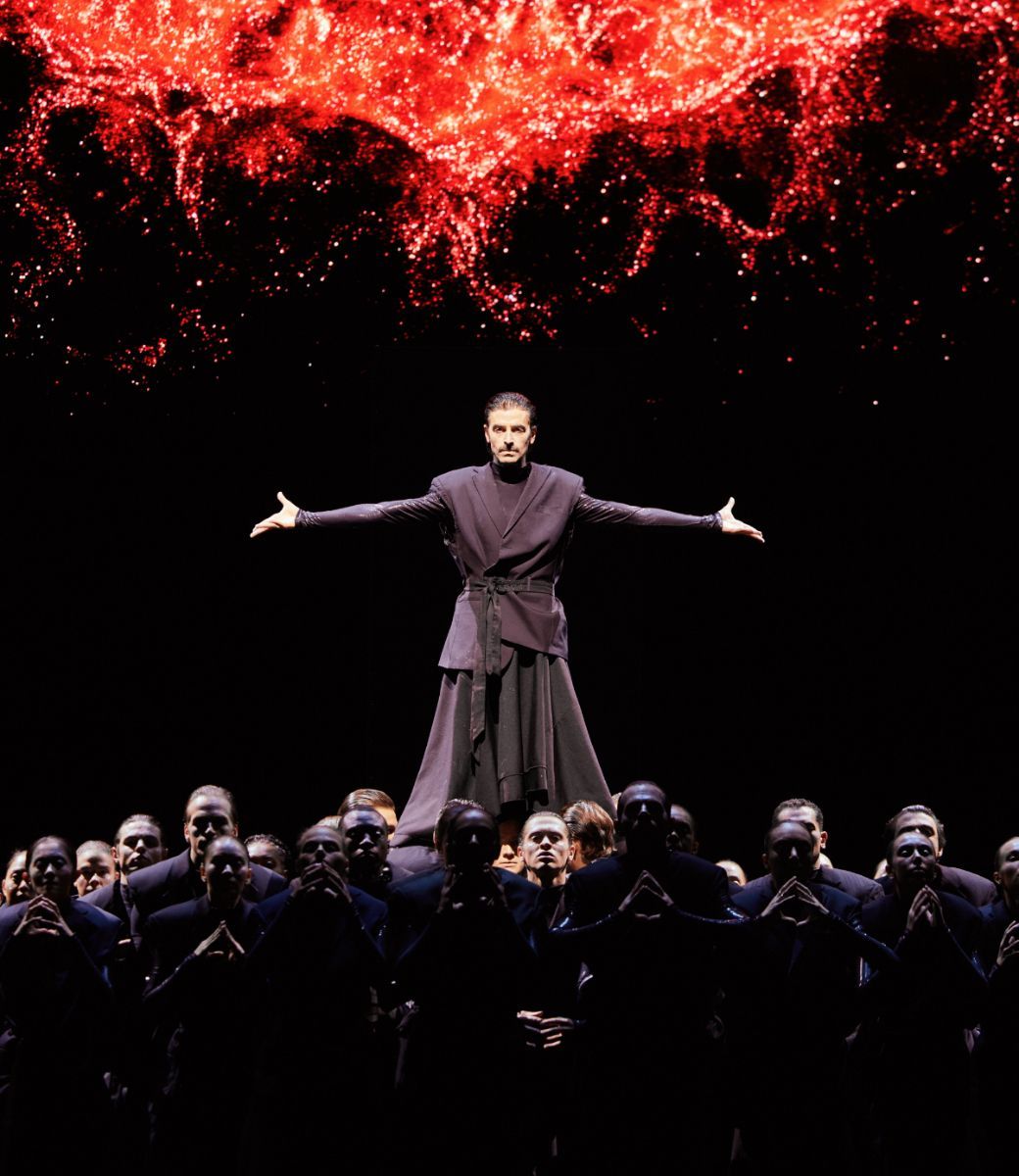 Joseph Walsh and San Francisco Ballet in <i>Mere Mortals</i> © Andrew Perry/Edinburgh International Festival