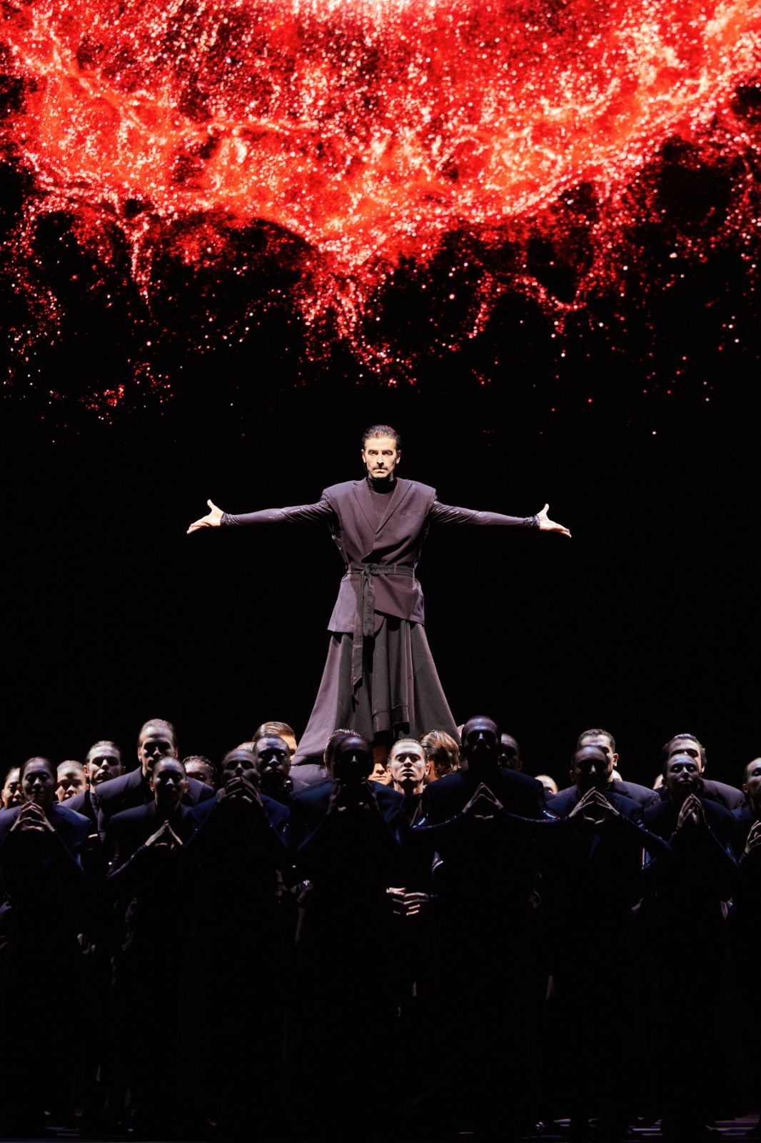 Joseph Walsh and San Francisco Ballet in <i>Mere Mortals</i> © Andrew Perry/Edinburgh International Festival