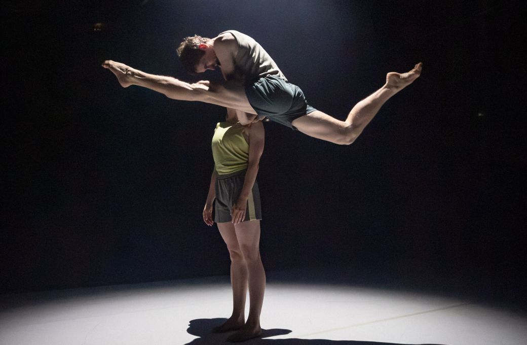 Lucy Angel and Jai Fauchon in Rafael Bonachela&rsquo;s <i>E2 7SD</i> &copy; Daniel Boud