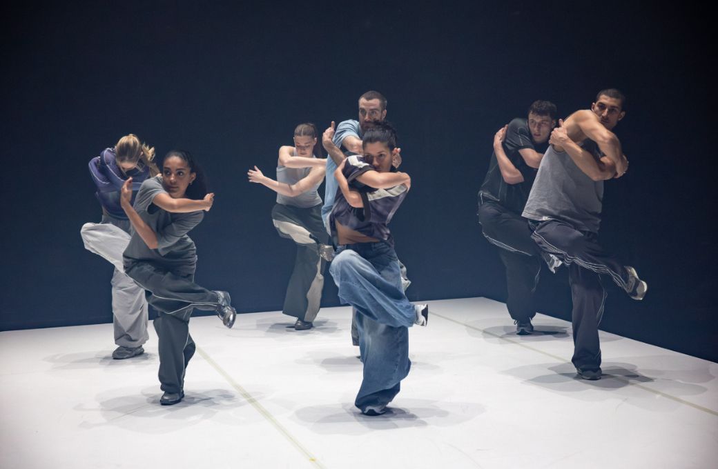 Sydney Dance Company in Azzam Mohamed&rsquo;s <i>Our(self)</i> &copy; Daniel Boud