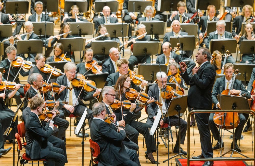 Daniele Gatti dirigiert die S&auml;chsische Staatskapelle Dresden &copy; Oliver Killig