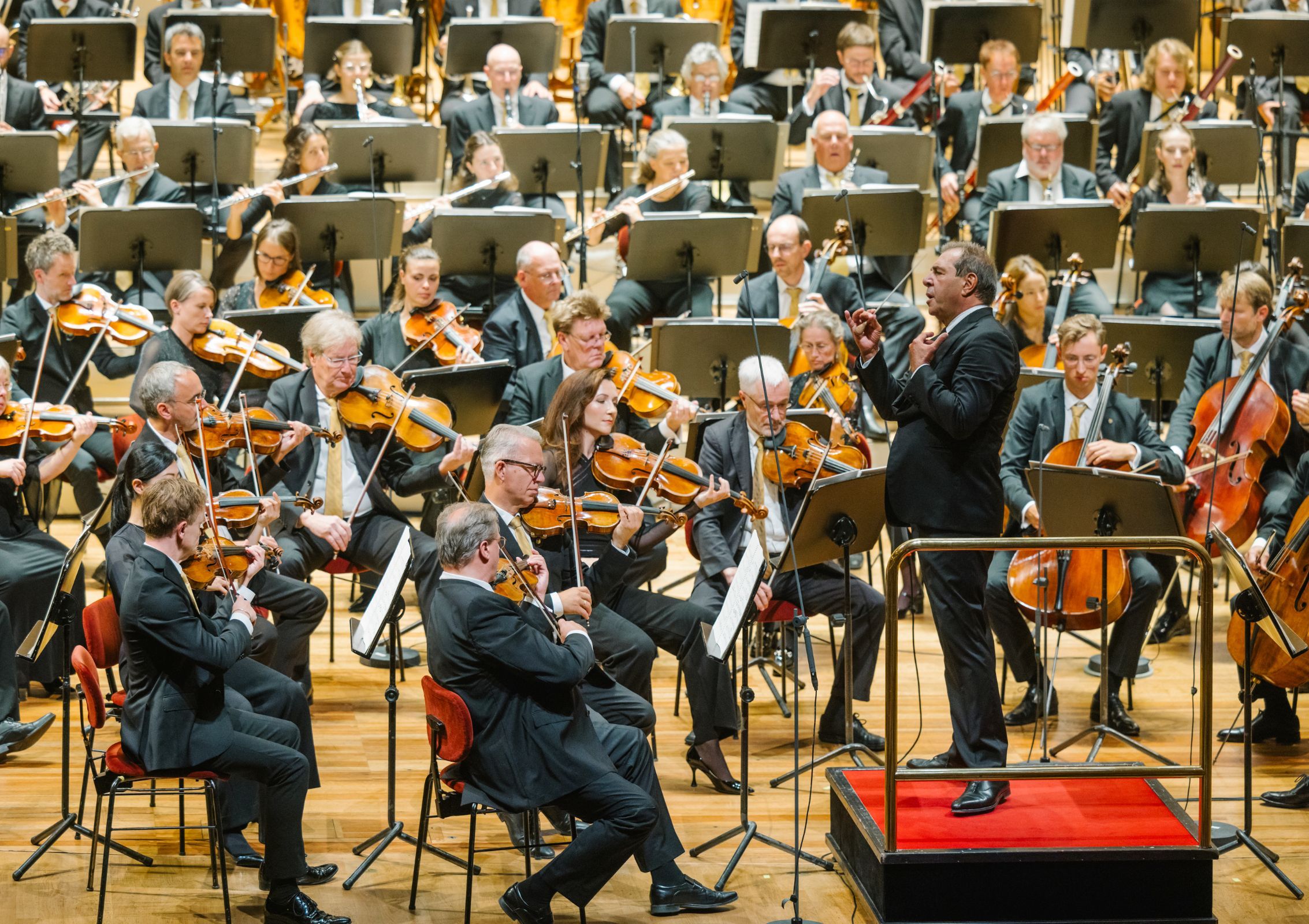 Daniele Gatti dirigiert die Sächsische Staatskapelle Dresden &copy; Oliver Killig