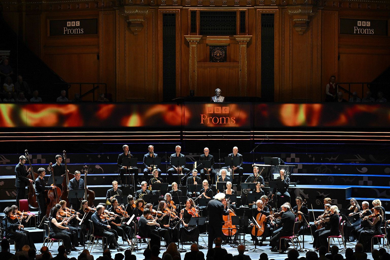 Sir Simon Rattle conducts the Freiburg Baroque Orchestra &copy; BBC | Chris Christodoulou