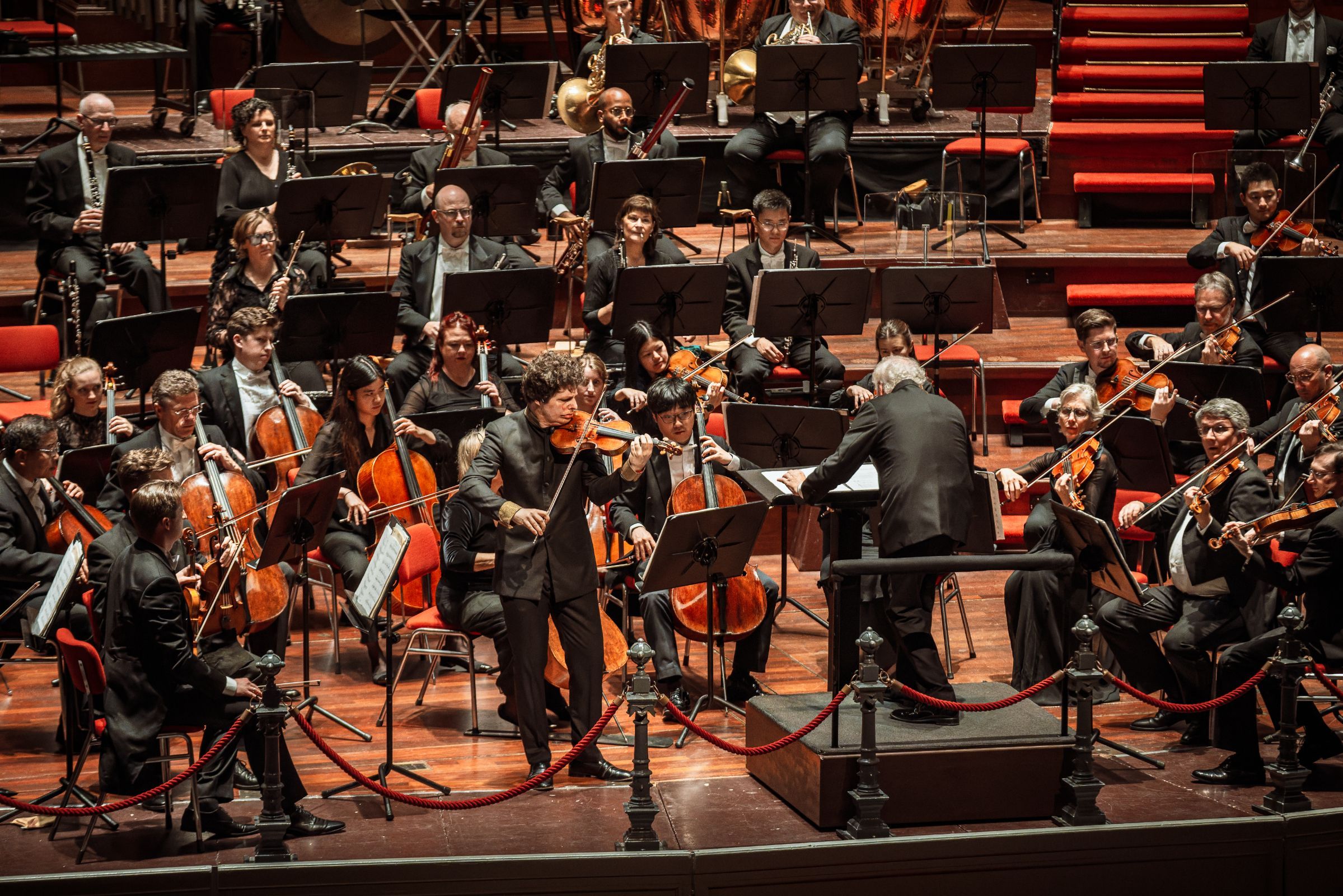 Augustin Hadelich, Manfred Honeck and the Pittsburgh Symphony Orchestra &copy; Jessie Kamp