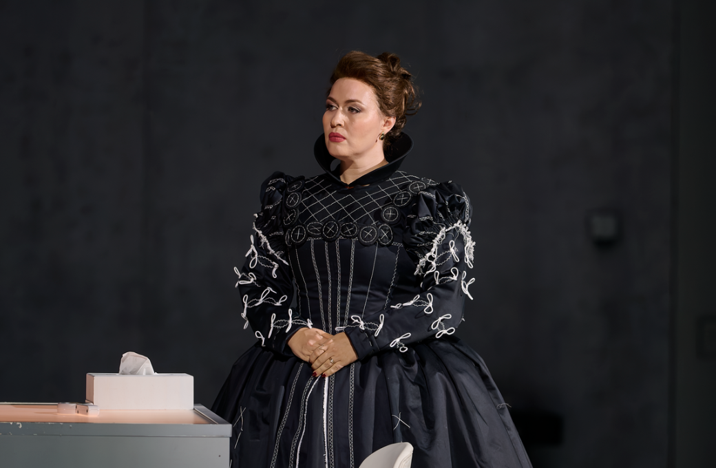Elena Stikhina (Elisabeth) &copy; Wiener Staatsoper | Marcel Urlaub
