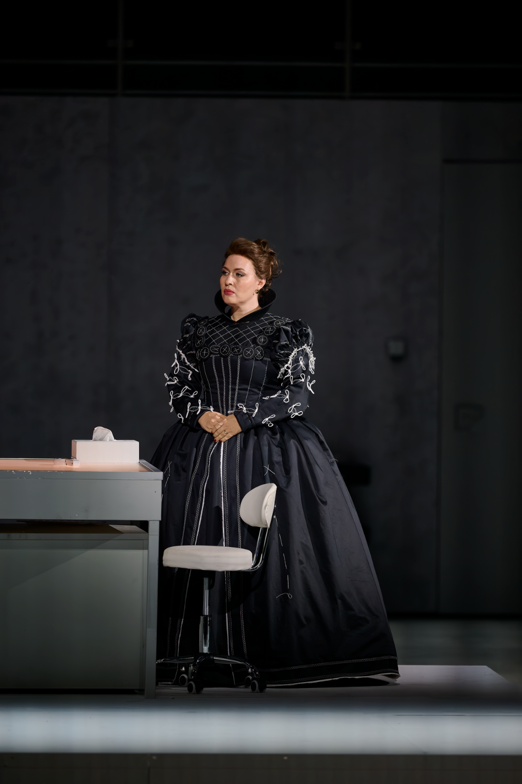 Elena Stikhina (Elisabeth) &copy; Wiener Staatsoper | Marcel Urlaub