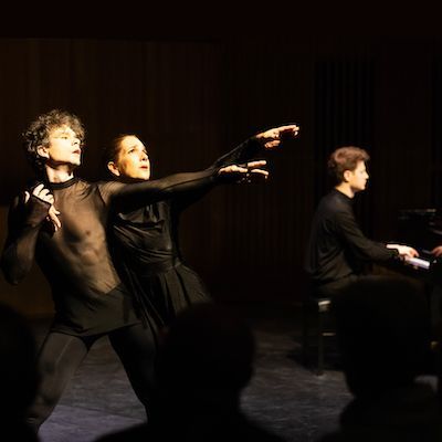 Mozart: Bliss Beside Us