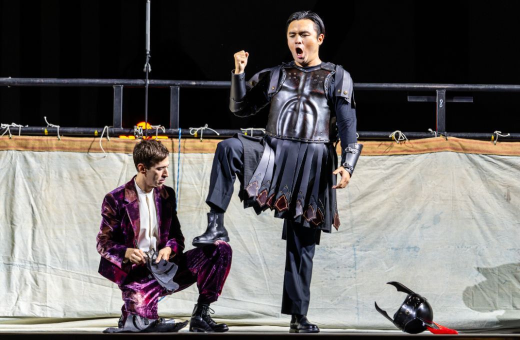 Anthony Roth Costanzo (Farnace) and Minghao Liu (Marzio) © Dominic Mercier