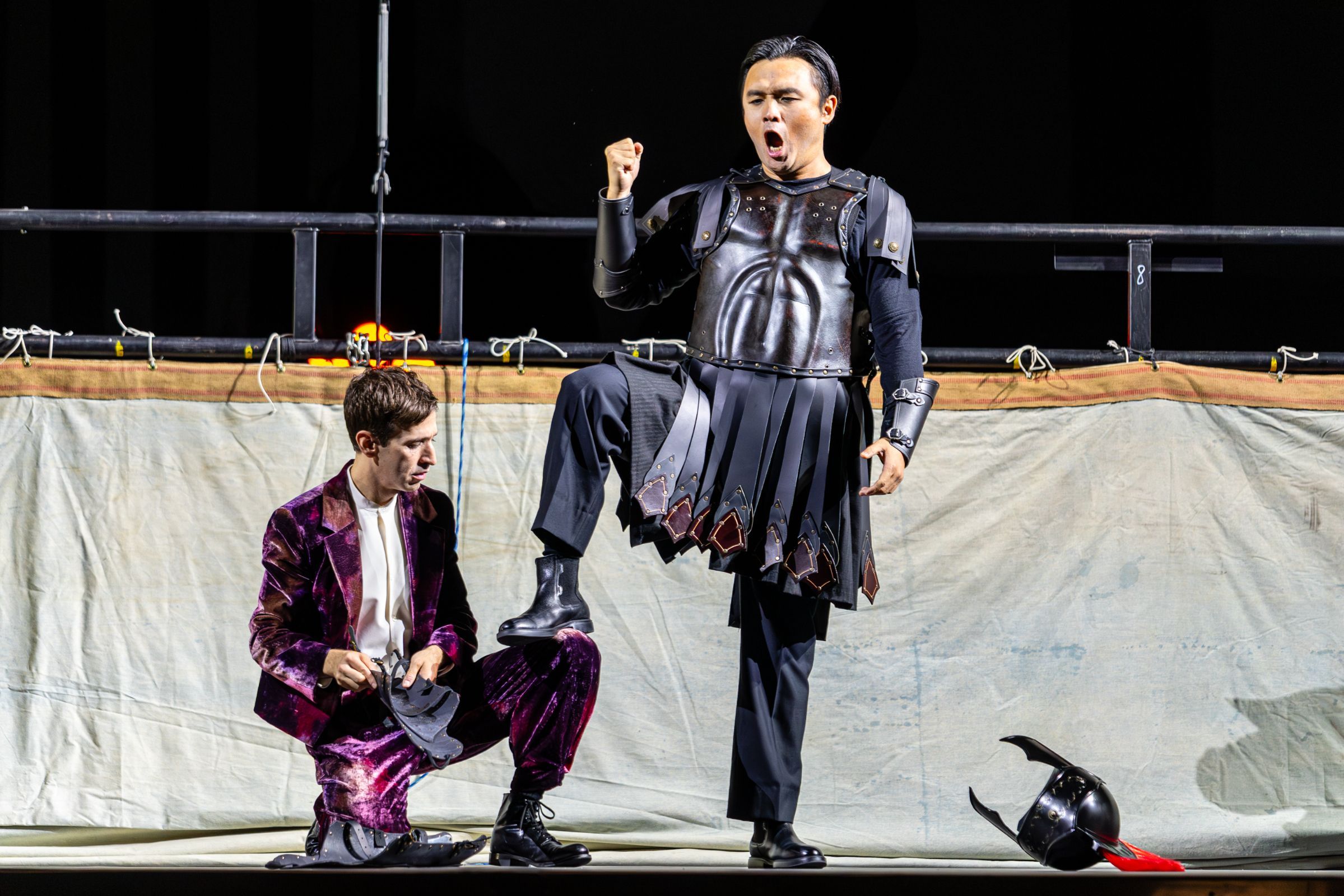 Anthony Roth Costanzo (Farnace) and Minghao Liu (Marzio) © Dominic Mercier
