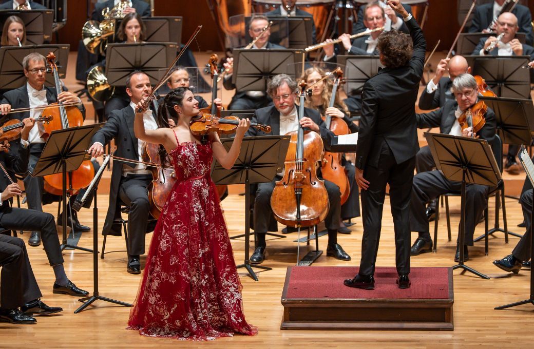 María Dueñas, Gustavo Gimeno and the Luxembourg Philharmonic © Vincero | Won Hee Lee