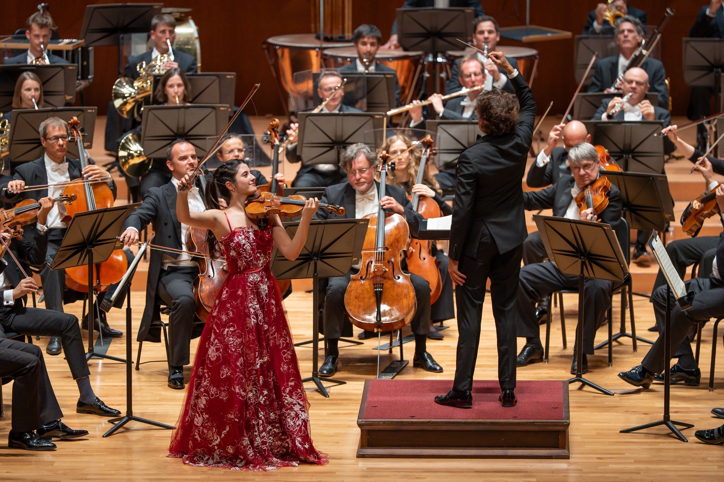 María Dueñas, Gustavo Gimeno and the Luxembourg Philharmonic © Vincero | Won Hee Lee