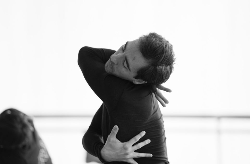 Gareth Haw in rehearsal for <i>Auguries of Innocence</i> &copy; Isabella Turolla