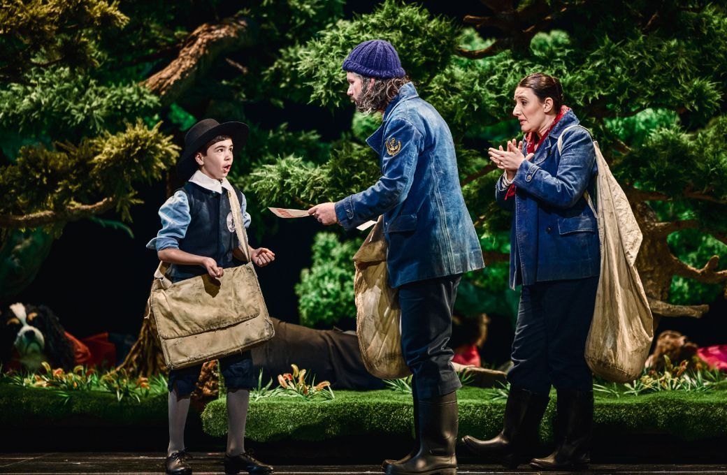 Thomas Mayes (Oberto), Edward Grint (Melisso) and Beth Taylor (Bradamante) &copy; RBO | Ian Hippolyte
