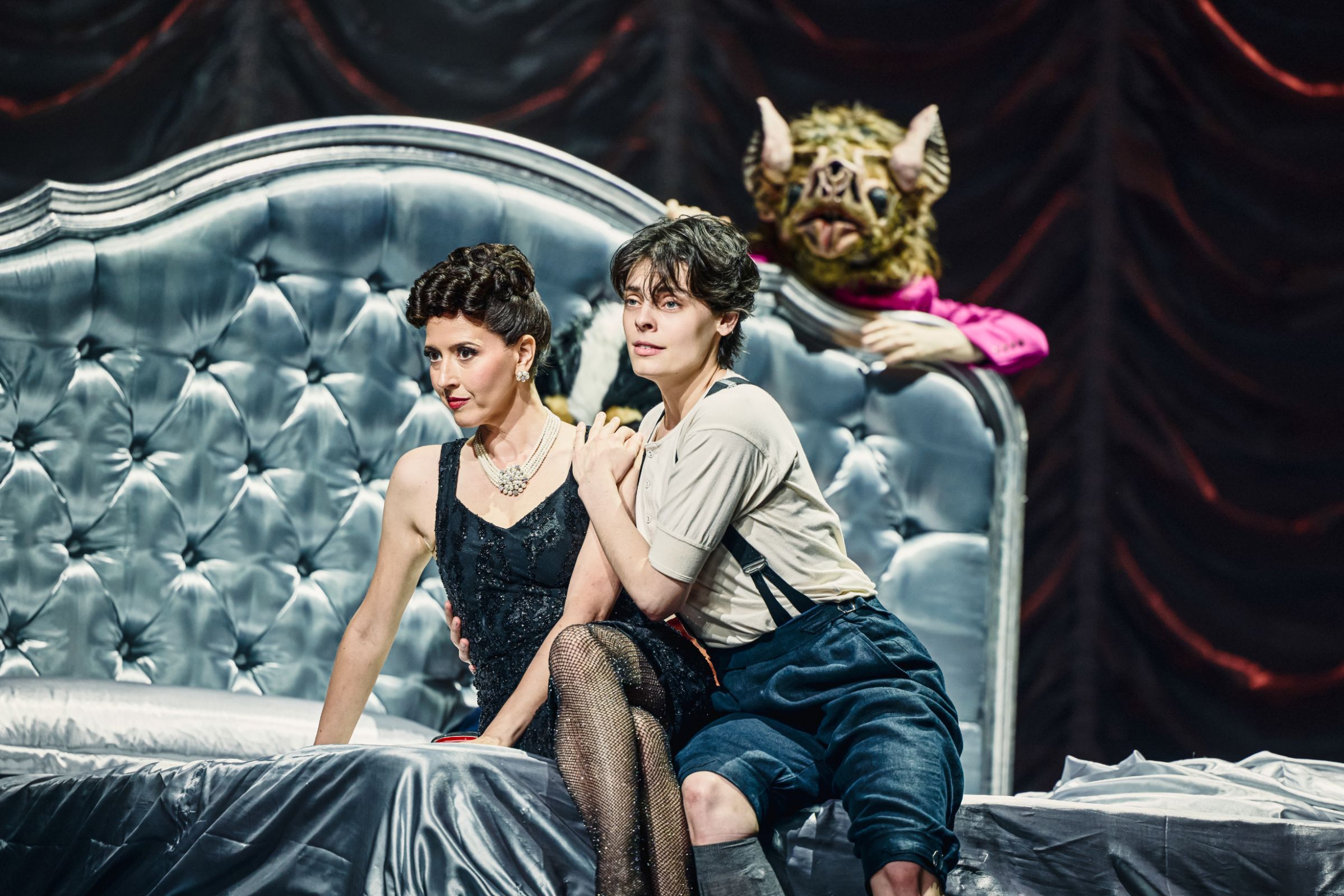 Lisette Oropesa (Alcina) and Emily D'Angelo (Ruggiero) &copy; RBO | Ian Hippolyte