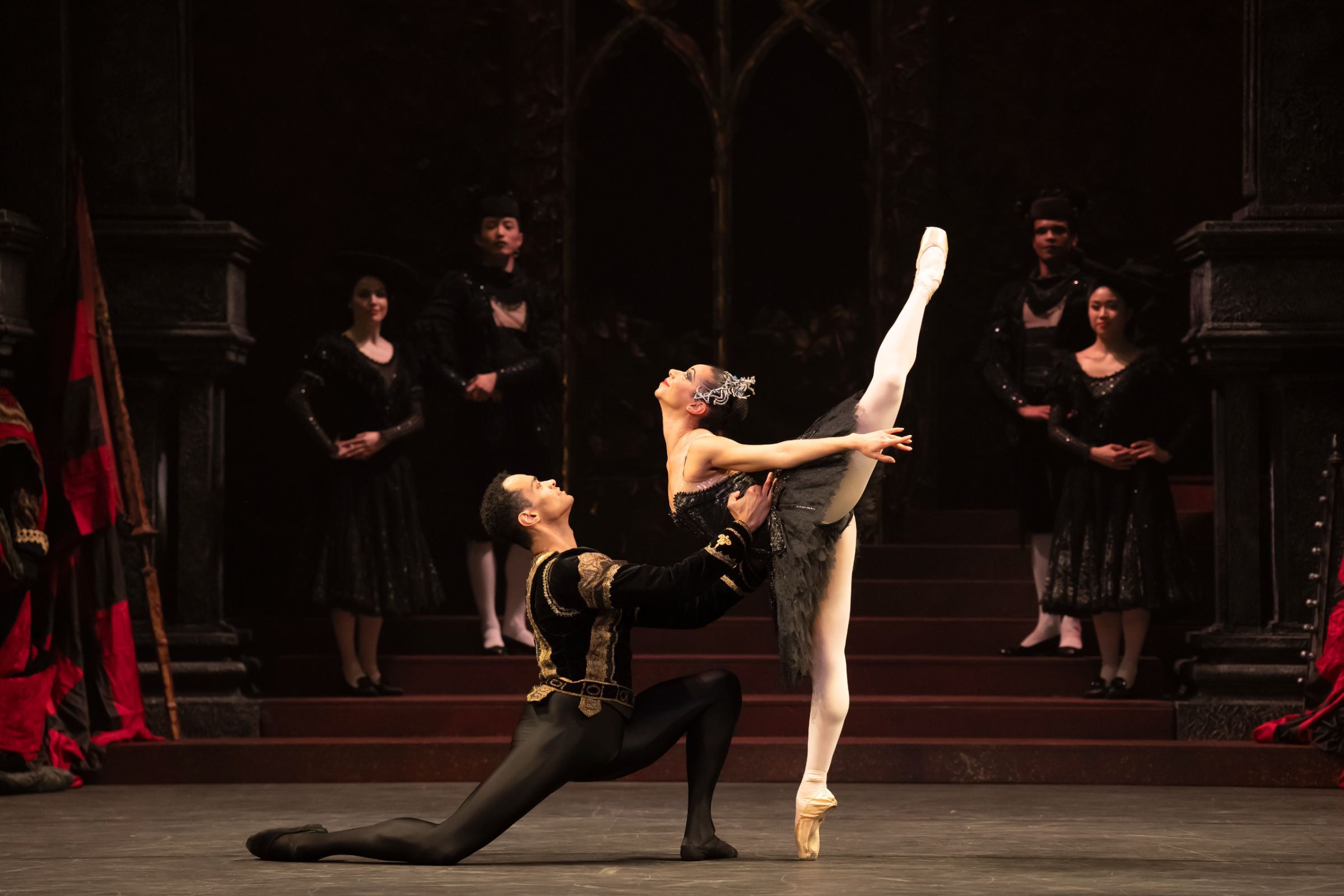 Brandon Lawrence as Siegfried and Céline Gittens as Odile in <i>Swan Lake</i> © Bill Cooper