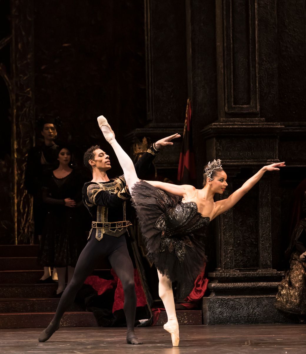 Tyrone Singleton as Siegfried and Céline Gittens as Odile in <i>Swan Lake</i> © Bill Cooper