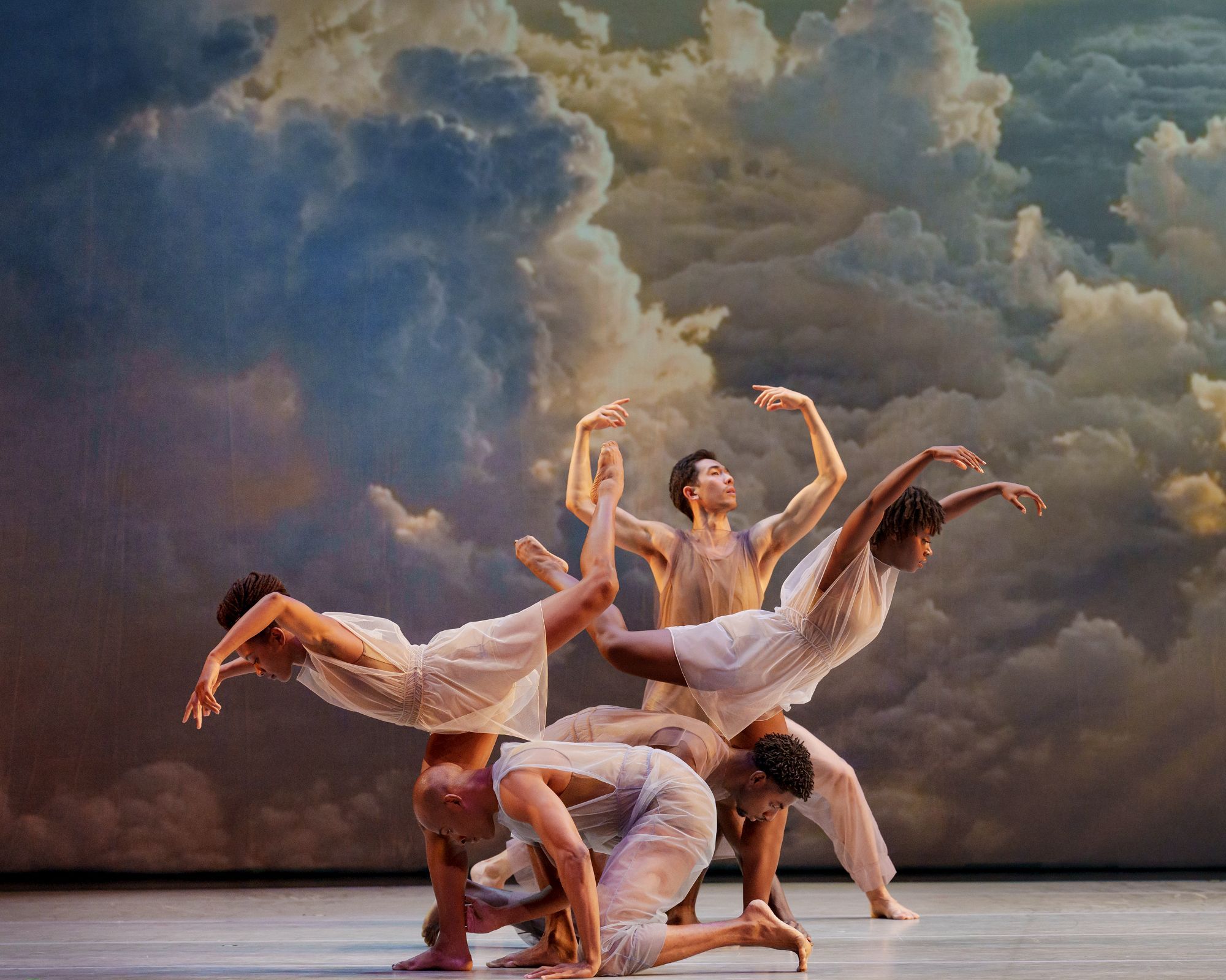 Alvin Ailey American Dance Theater in <i>Many Angels</i> by Lar Lubovitch &copy; Paul Kolnik